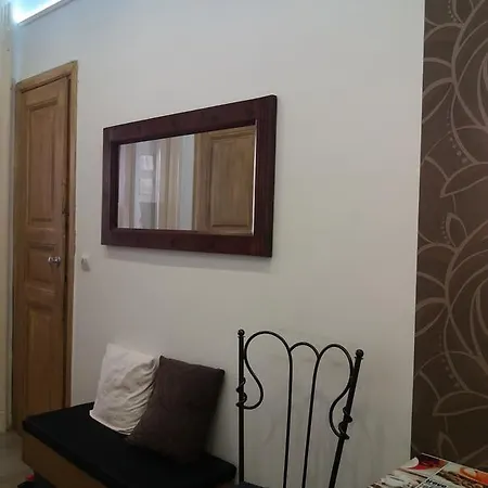 Kiss Center Apartment
