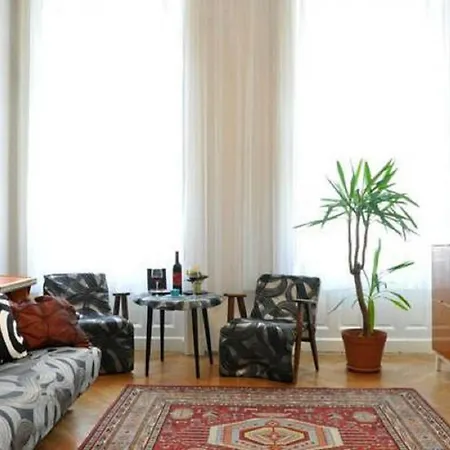 Apartment Kiss Center